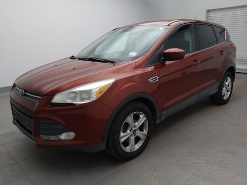 Used 2015 Ford Escape SE FWD image 2