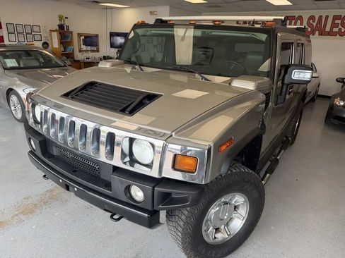Used 2005 HUMMER H2 image 9