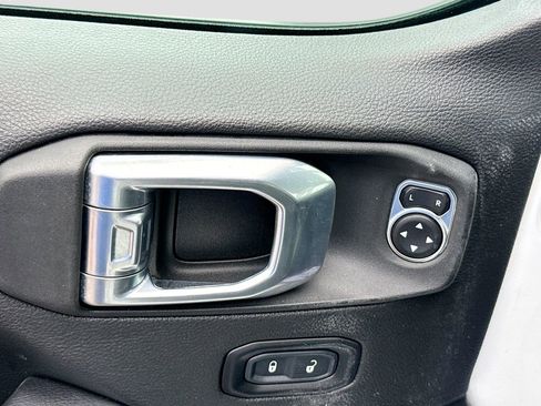 Used 2022 Jeep Wrangler Unlimited Sahara w/ Cold Weather Group AWD/4WD image 19