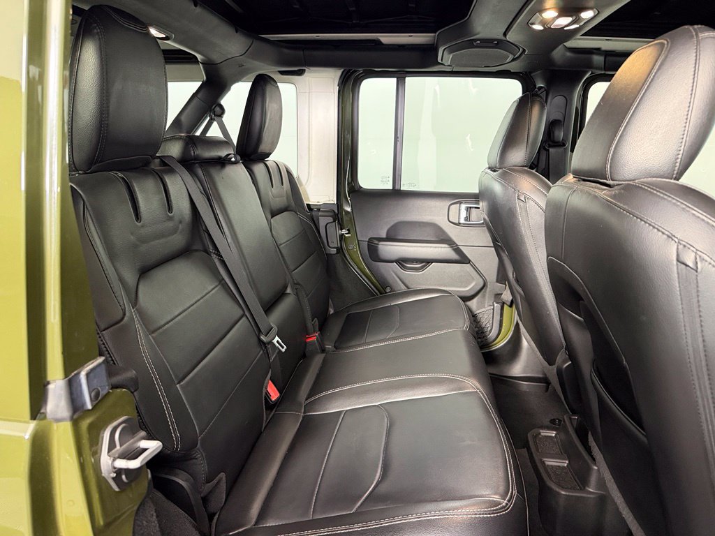 Used 2023 Jeep Wrangler Unlimited Sahara AWD/4WD image 18