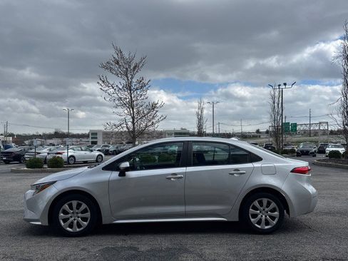 Used 2021 Toyota Corolla LE image 14