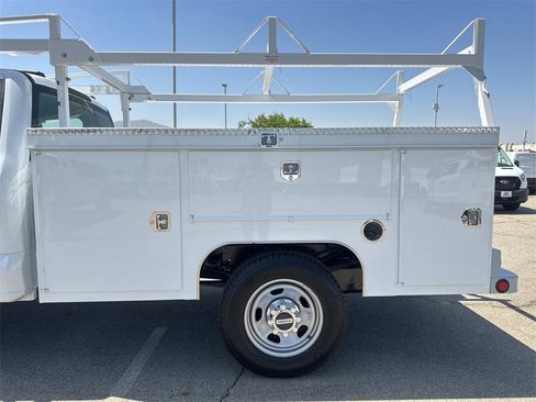 New 2025 Ford F350 XL w/ XL Chrome Package image 15