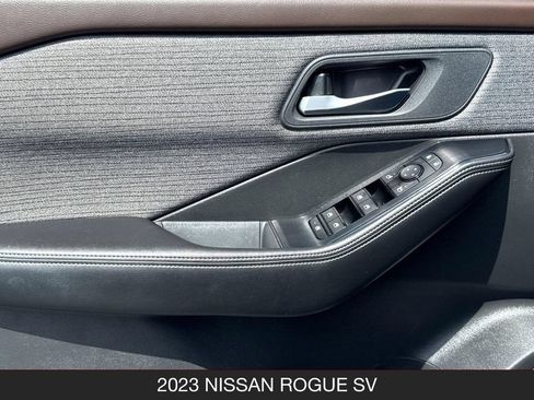 Used 2023 Nissan Rogue SV FWD image 13