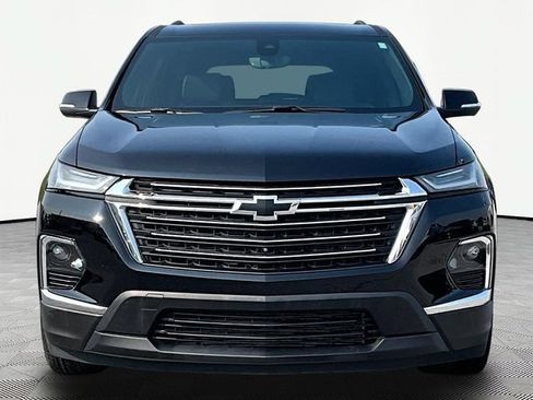 Used 2023 Chevrolet Traverse LT w/ LT Premium Package AWD/4WD image 2