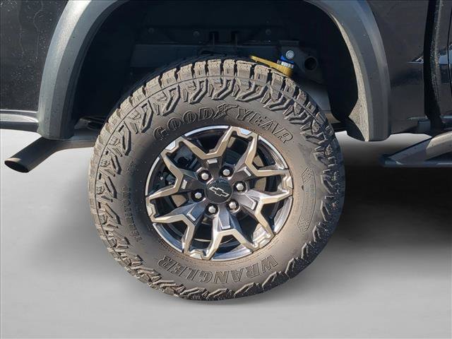 Used 2024 Chevrolet Colorado ZR2 w/ Technology Package AWD/4WD image 10