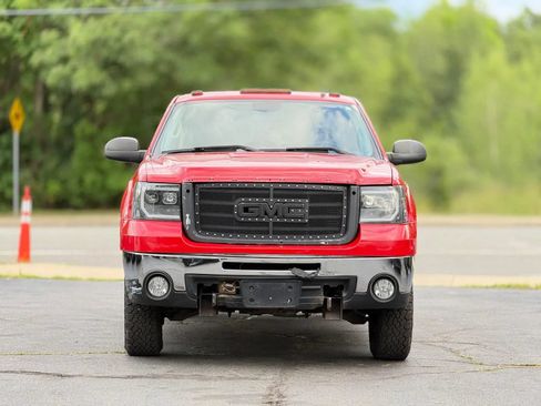 Used 2009 GMC Sierra 2500 SLE w/ Convenience Package AWD/4WD image 2