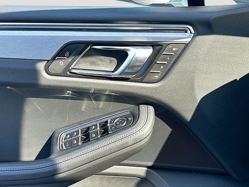 Certified 2026 Porsche Macan AWD/4WD image 20