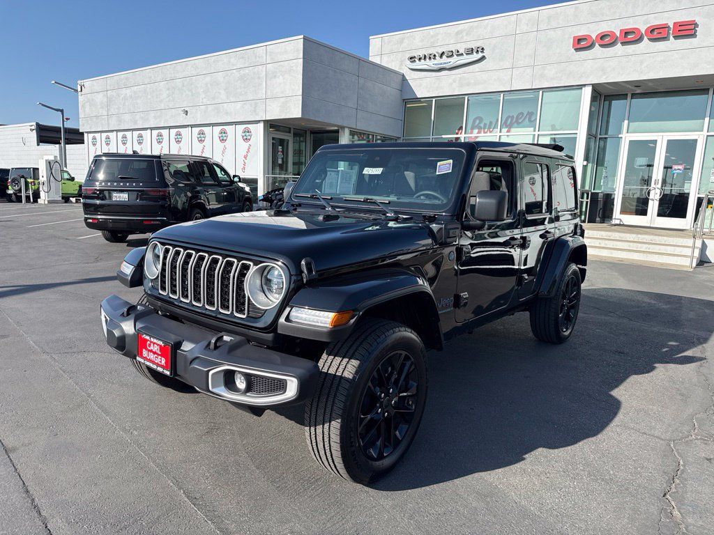 Certified 2025 Jeep Wrangler Unlimited Sahara w/ Safety Group AWD/4WD image 3