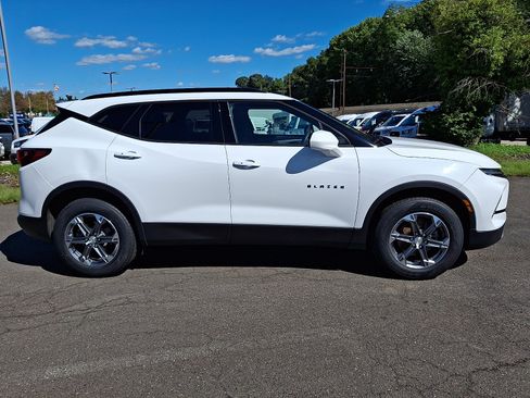 Used 2023 Chevrolet Blazer LT w/ Convenience Package AWD/4WD image 7