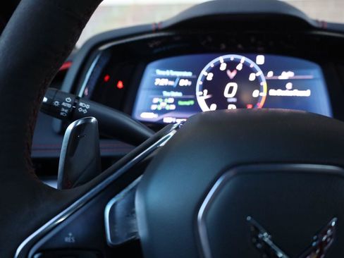 Used 2021 Chevrolet Corvette Stingray Preferred Cpe w/ Z51 Performance Package RWD image 28