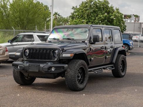 Used 2024 Jeep Wrangler Unlimited Sport AWD/4WD image 3