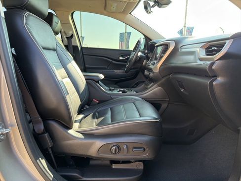 Used 2022 GMC Acadia Denali w/ Denali Ultimate Package image 15