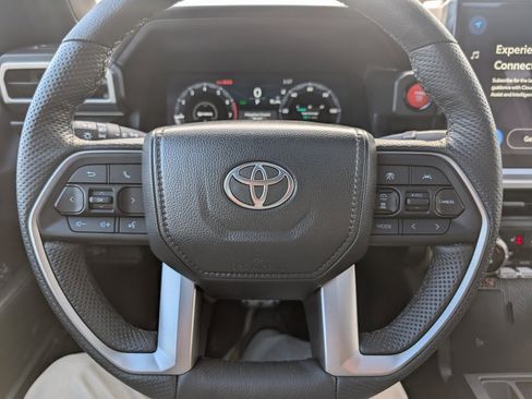 Used 2024 Toyota Tacoma TRD Off-Road image 28