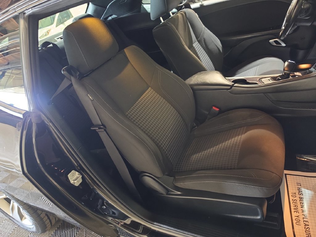 Used 2019 Dodge Challenger SXT w/ Driver Convenience Group RWD image 24
