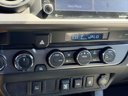 Certified 2023 Toyota Tacoma TRD Off-Road image 5