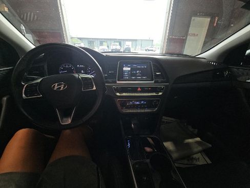 Used 2018 Hyundai Sonata Limited FWD image 6