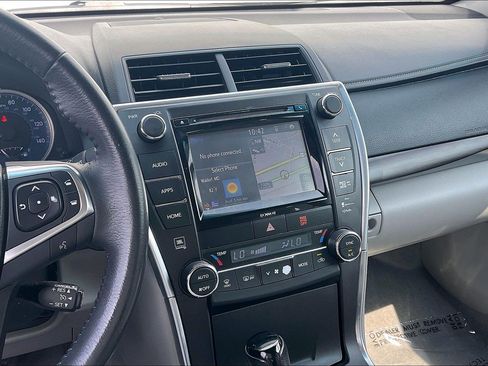 Used 2017 Toyota Camry XLE w/ Moonroof Package FWD image 7