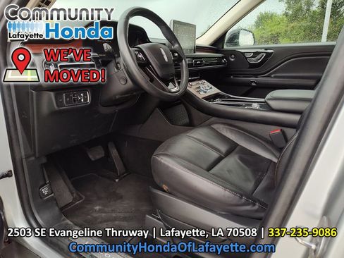 Used 2022 Lincoln Aviator Reserve w/ Equipment Group 201A RWD image 2