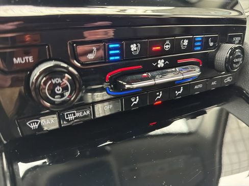 Used 2023 Jeep Grand Cherokee L Limited w/ Luxury Tech Group II image 71