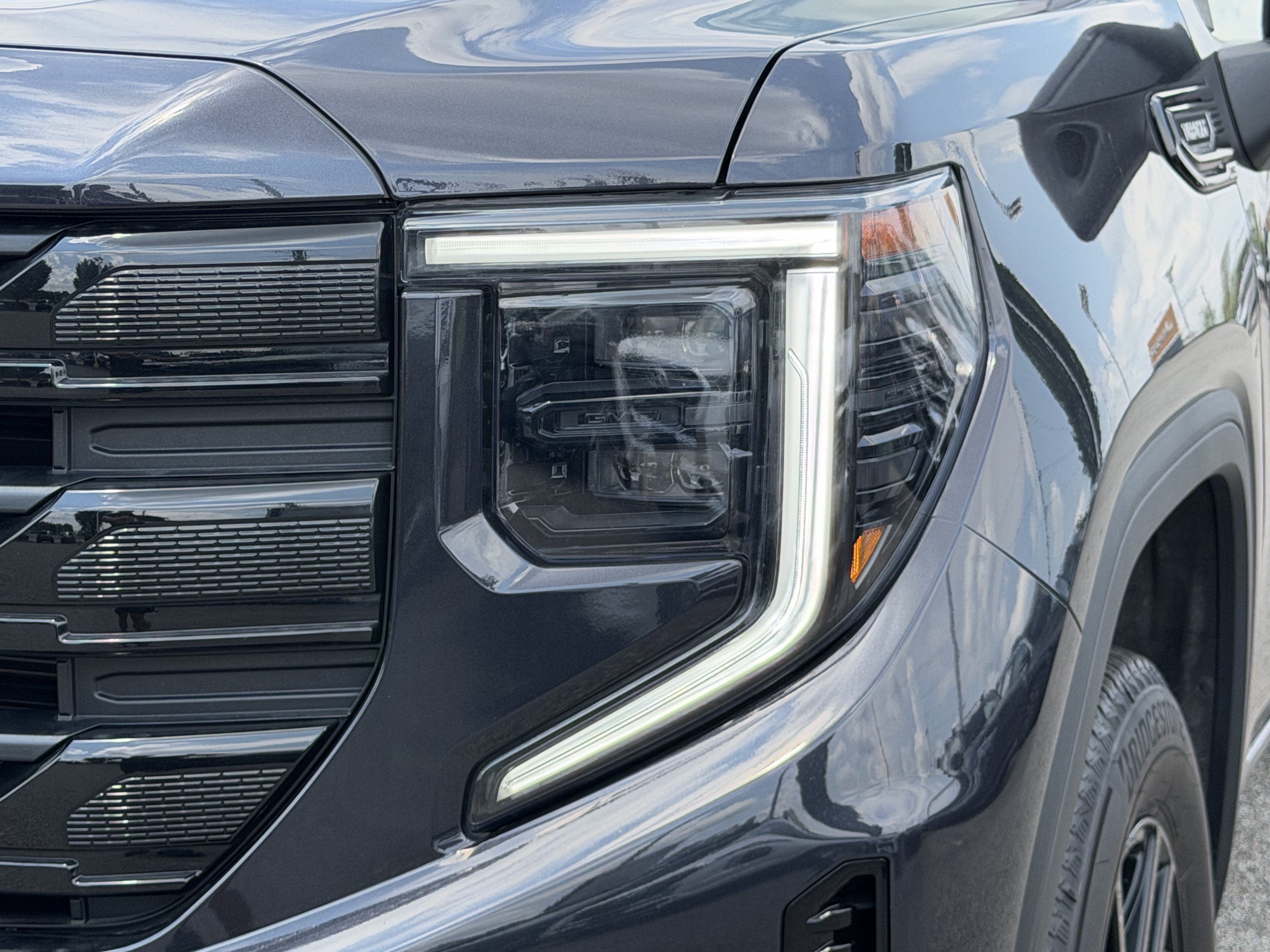 Used 2025 GMC Sierra 1500 Elevation AWD/4WD image 6