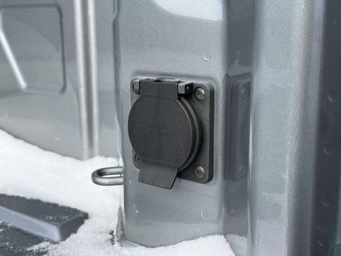 Used 2025 Chevrolet Silverado 1500 LT image 10