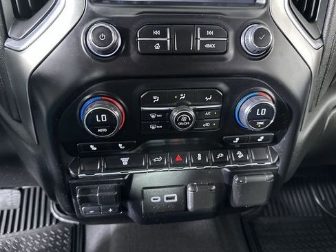 Used 2023 Chevrolet Silverado 2500 LT AWD/4WD image 16