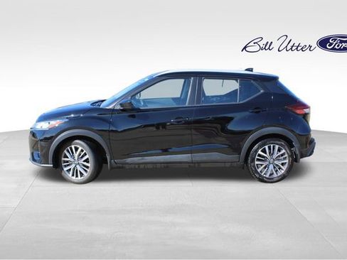 Used 2022 Nissan Kicks SV image 8