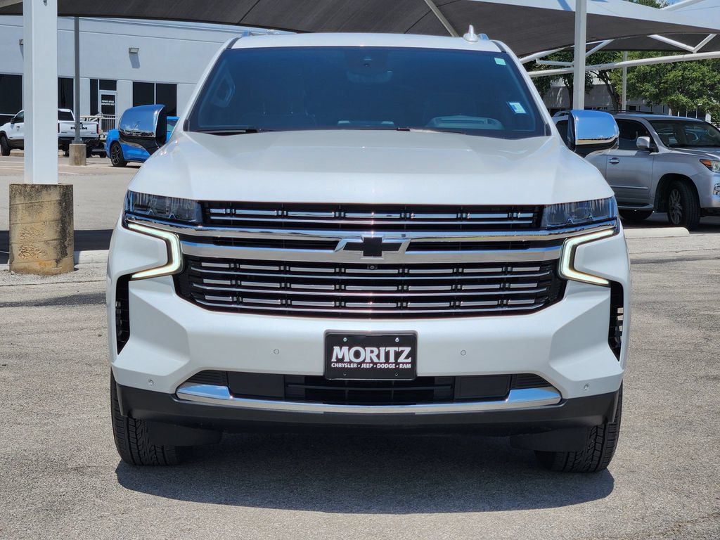 Used 2024 Chevrolet Suburban Premier w/ Premium Package RWD image 2