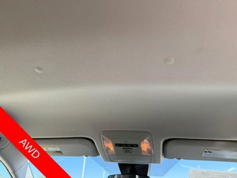 Used 2021 Toyota RAV4 LE w/ Carpet Mat Package (TMS) AWD/4WD image 15