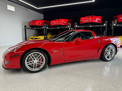 Used 2007 Chevrolet Corvette Z06 w/ Preferred Equipment Group RWD image 7