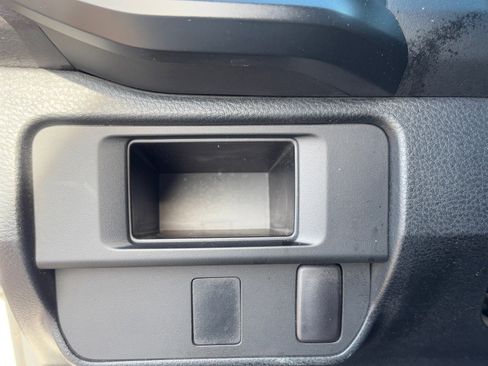 Used 2016 Toyota Tacoma SR image 28