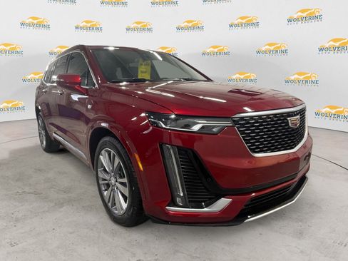 Used 2025 Cadillac XT6 Premium Luxury image 7