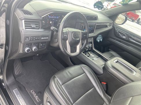 Certified 2021 GMC Yukon Denali w/ Denali Premium Package image 10