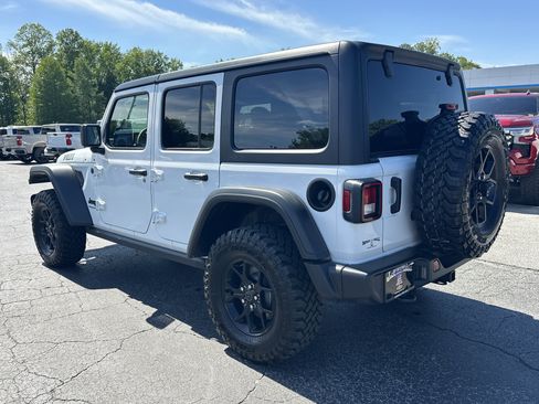 Used 2025 Jeep Wrangler Unlimited Sport AWD/4WD image 6