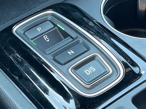 Used 2025 Honda Pilot Black Edition image 17