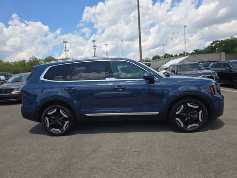 Certified 2023 Kia Telluride EX FWD image 9