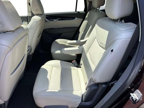 Used 2020 Cadillac XT6 Premium Luxury AWD/4WD image 28