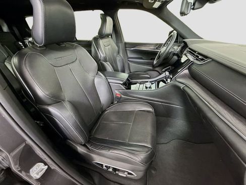 Used 2022 Jeep Grand Cherokee L Overland w/ Luxury Tech Group IV image 30