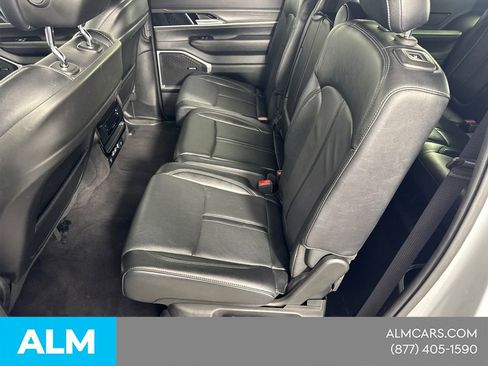 Used 2024 Jeep Wagoneer L Series II RWD image 24