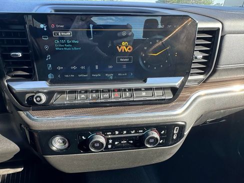 Used 2023 Chevrolet Silverado 1500 LT AWD/4WD image 9