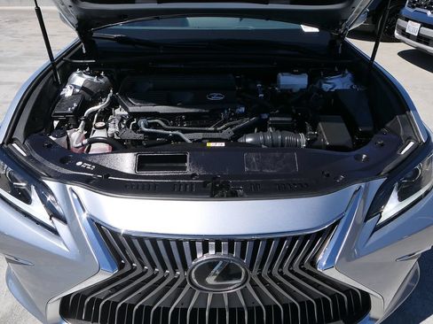 Used 2023 Lexus ES 300h w/ Premium Package FWD image 31