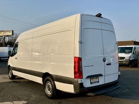 Used 2023 Mercedes-Benz Sprinter 2500 image 4