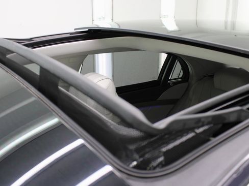 Used 2015 Mercedes-Benz S 550 Sedan image 26