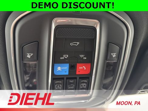 New 2025 Jeep Grand Cherokee Limited w/ Luxury Tech Group II image 35