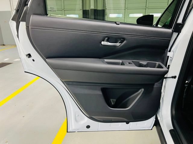 New 2026 Nissan Pathfinder Platinum FWD image 30