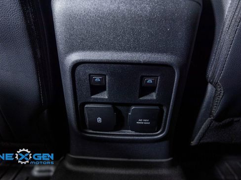 Used 2024 Ford Bronco Wildtrak image 29