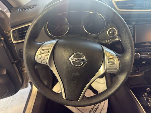 Used 2015 Nissan Rogue SV w/ SV Premium Package image 15