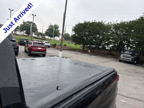Used 2022 Chevrolet Silverado 1500 LT RWD image 12