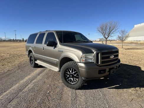 Used 2005 Ford Excursion Limited image 1