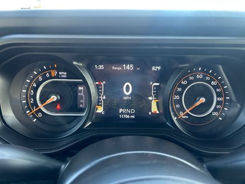 Used 2025 Jeep Gladiator Sport AWD/4WD image 16
